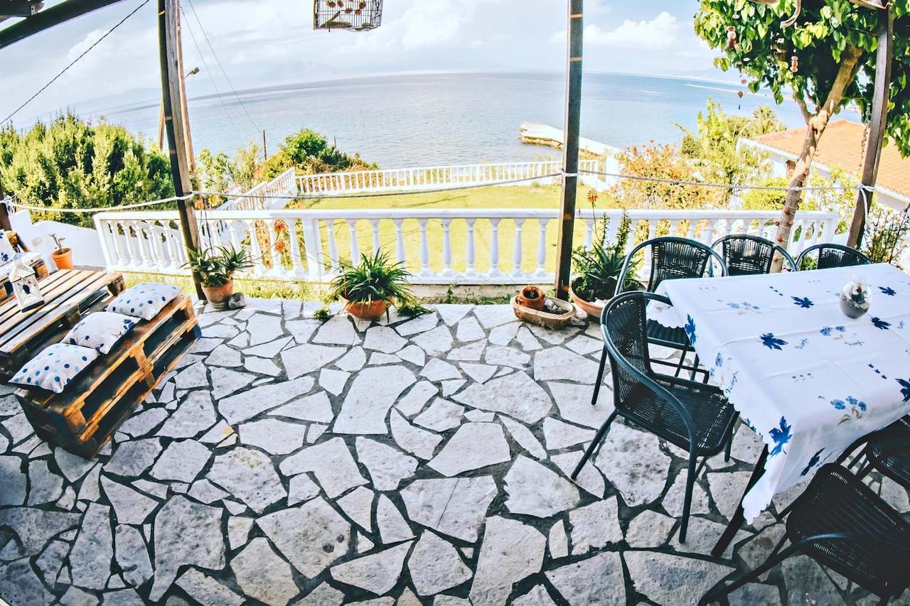 Villa Galanis By The Sea Niforeika Eksteriør bilde